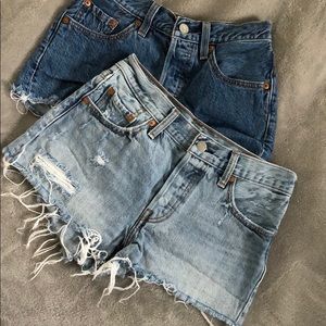 Levi 501 Jean Shorts- Light Wash